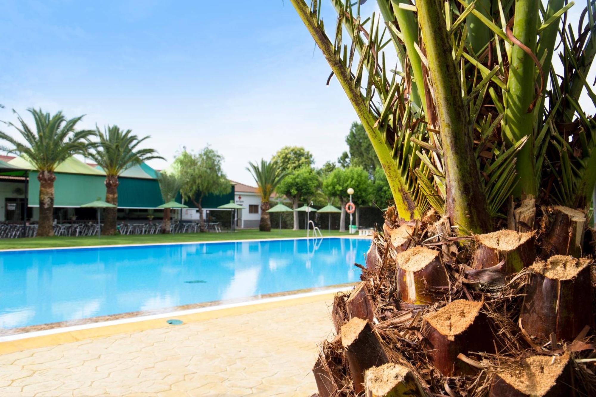 Camping Carlos III La Carlota Bagian luar foto
