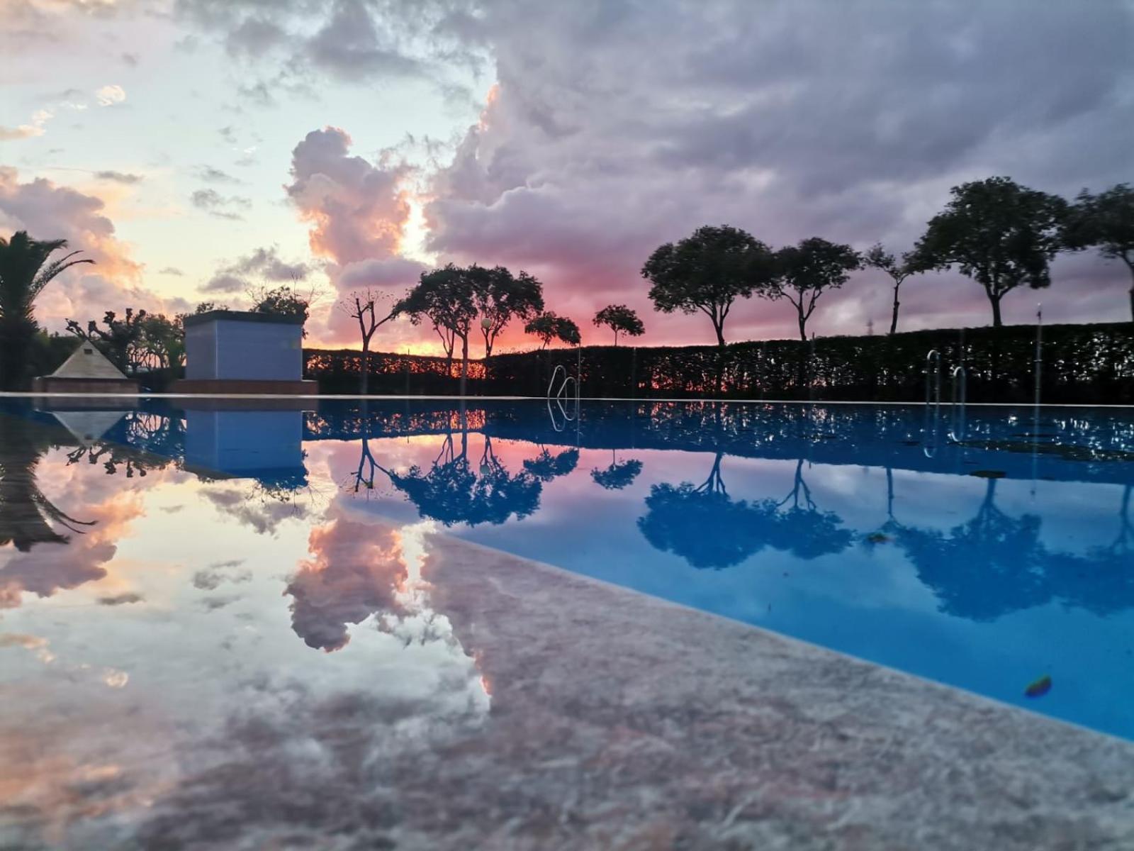 Camping Carlos III La Carlota Bagian luar foto