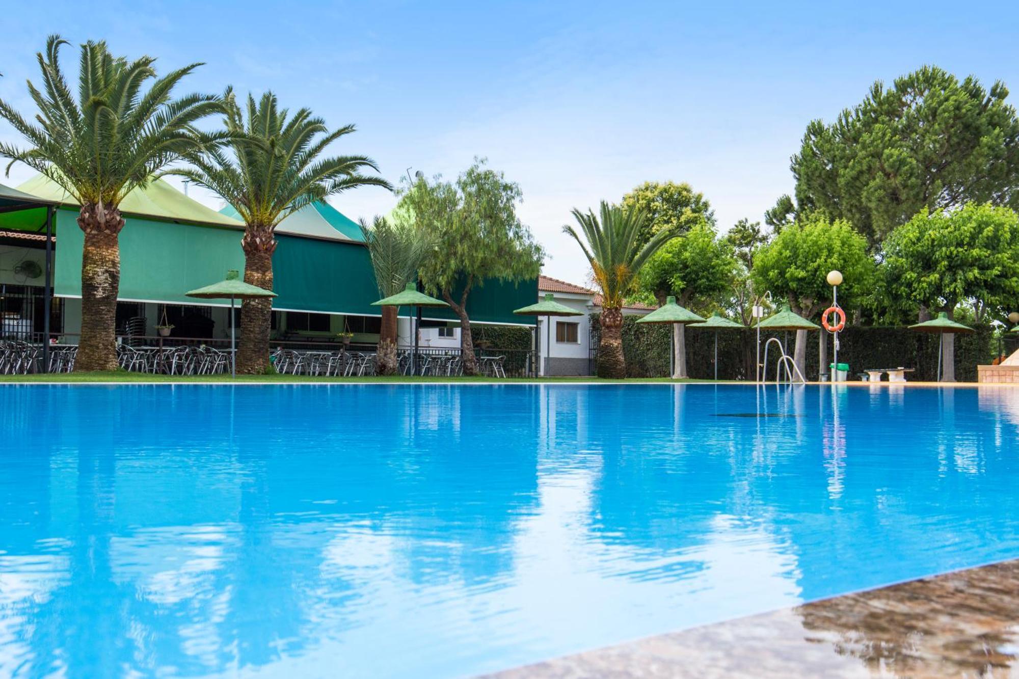 Camping Carlos III La Carlota Bagian luar foto