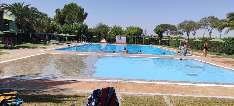 Camping Carlos III La Carlota Bagian luar foto