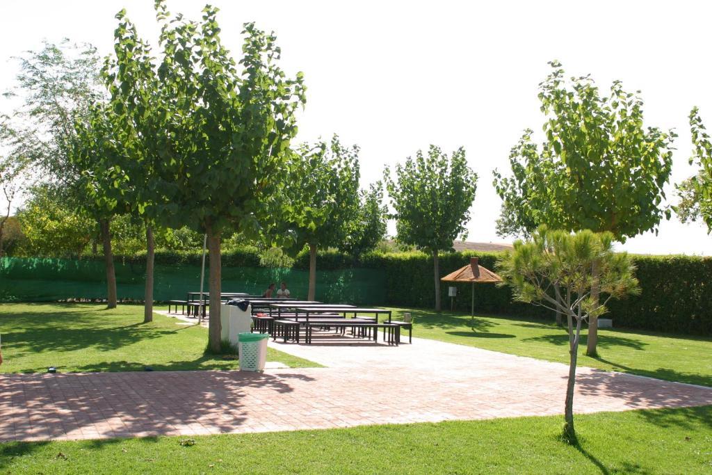Camping Carlos III La Carlota Bagian luar foto